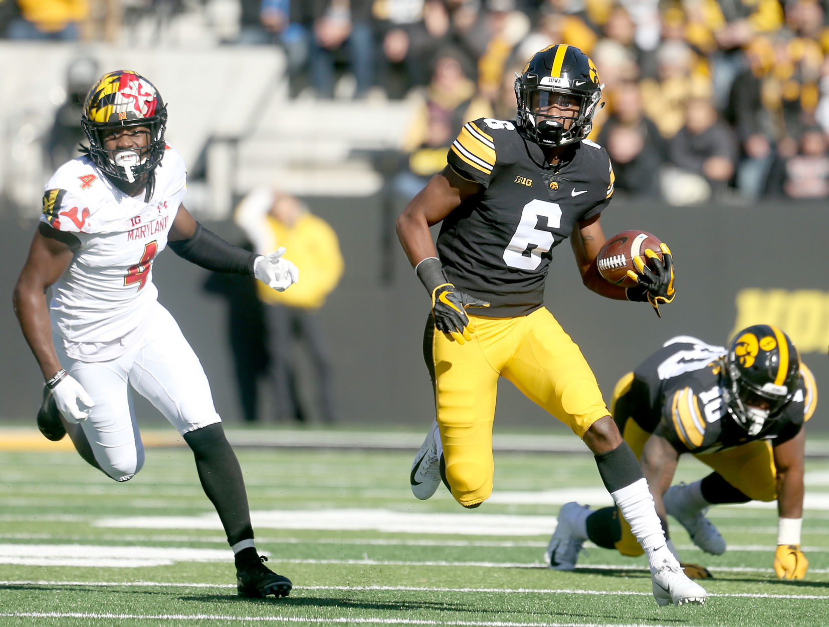 102018-Iowa-Maryland FB-020